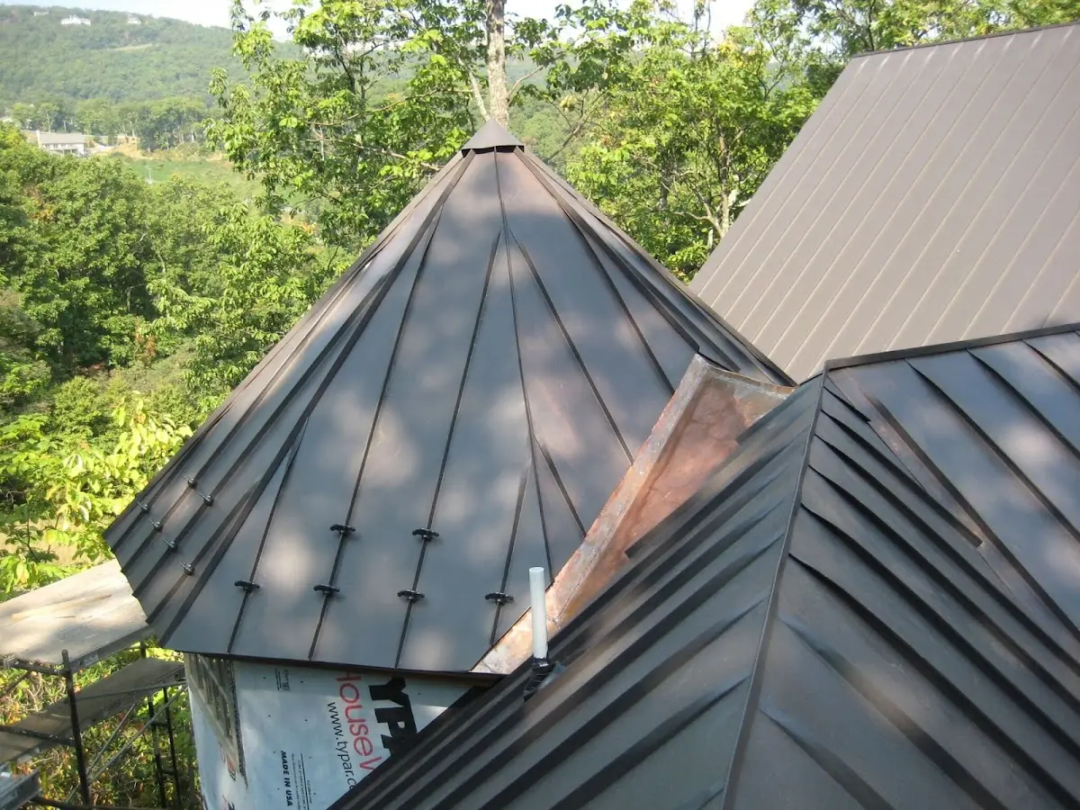 Professional Gutter Cleaning by Craftsman Roofing in Crestview